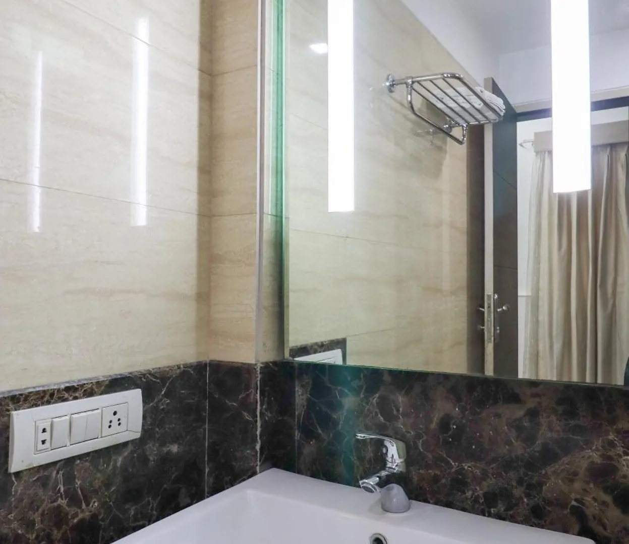Convenient Executive Studio Near Mg Road Metro Gurgaon India