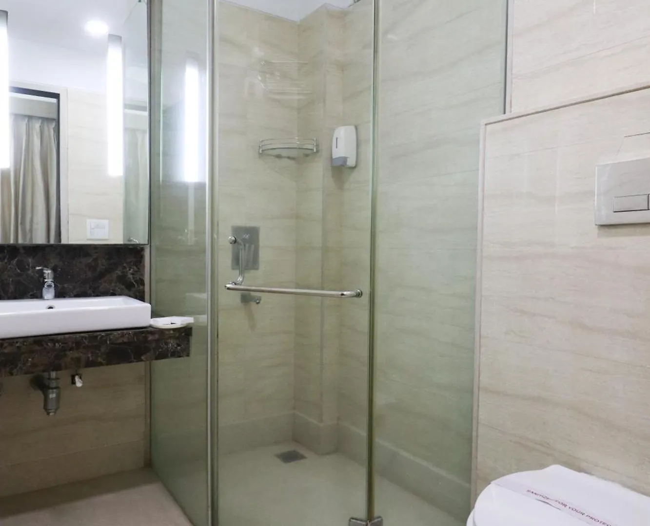 Convenient Executive Studio Near Mg Road Metro Gurgaon Apartment
