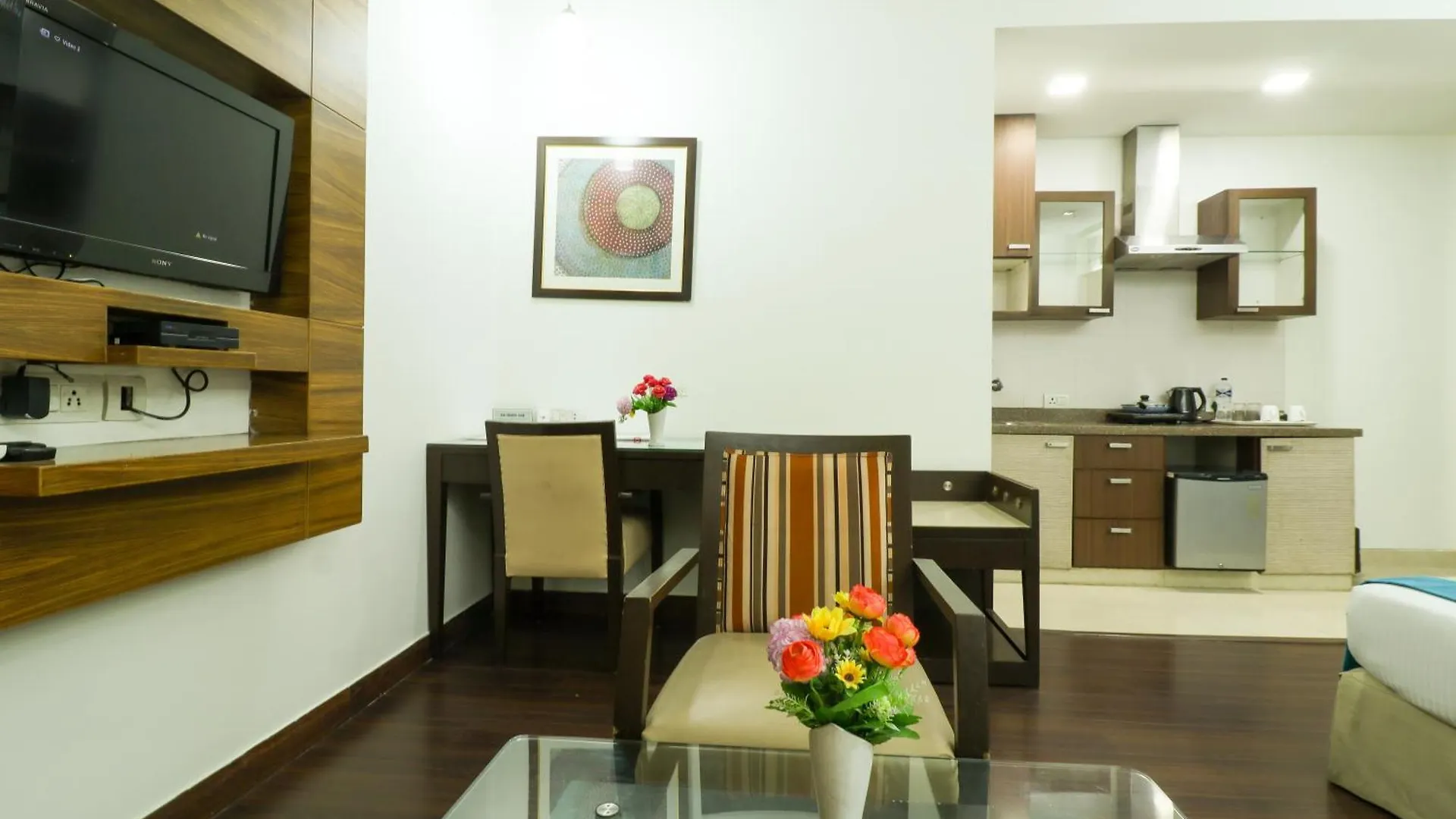 Convenient Executive Studio Near Mg Road Metro Gurgaon Apartment